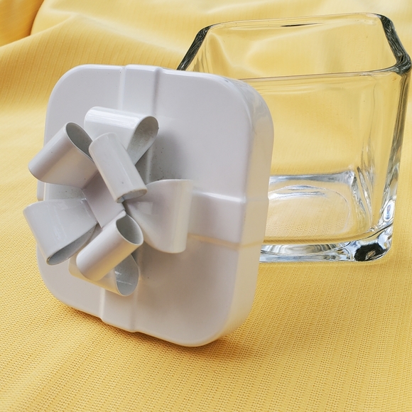 Present Storage Jar - Picture 6 of 8